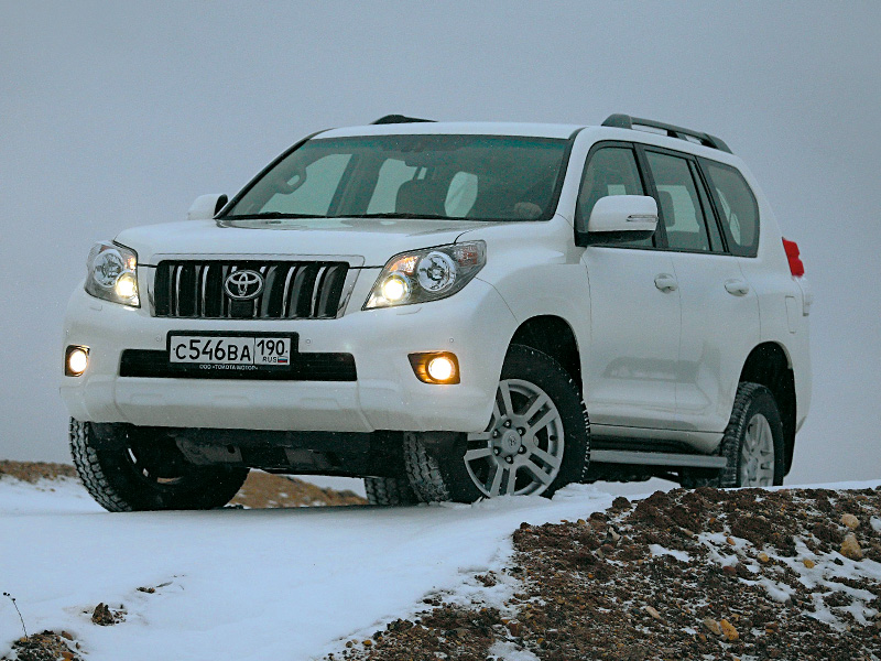 Nissan pathfinder vs toyota land cruiser prado #7